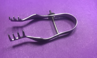 Ранорасширитель для операций на слезном мешке с фиксатором фото 5072